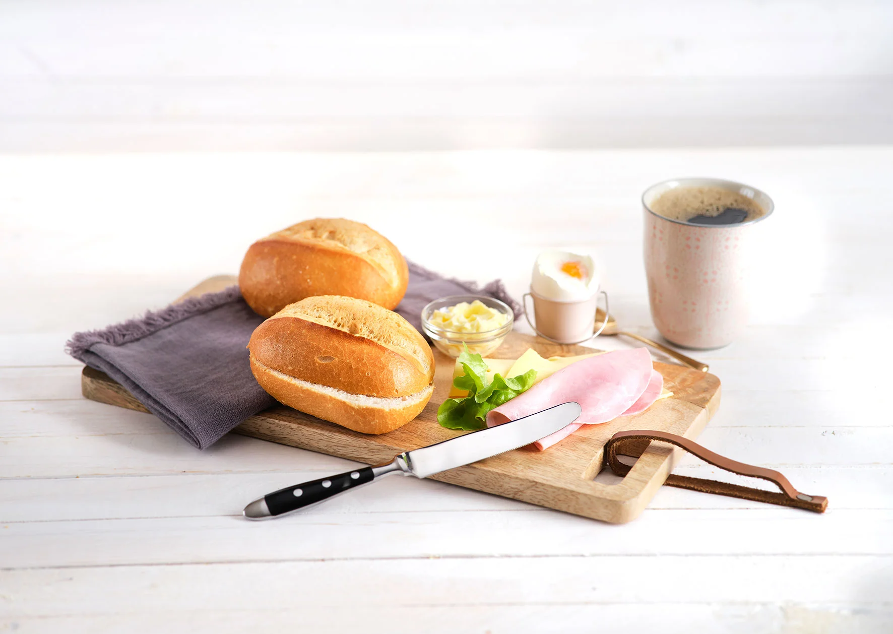 Starter Frühstück mit Ei und Kaffee
