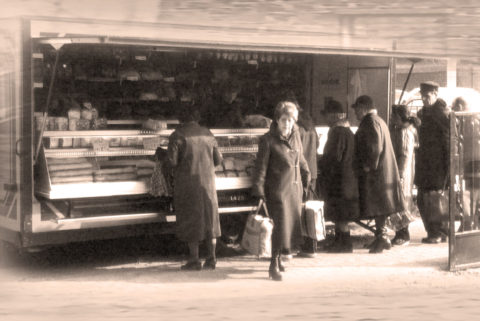 Bäckerei Steinbrink Verkaufswagen mit Kunden